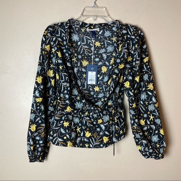 NWT Universal Thread Wrap Floral Top - Picture 3 of 7